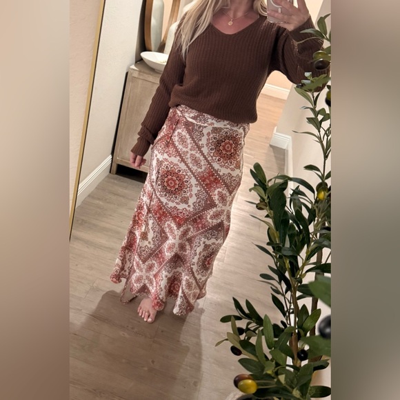 Dresses & Skirts - Long Satin skirt Size Small